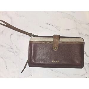 New! The Sak Iris Smartphone Wallet Wristlet Burgandy 8x4 *read